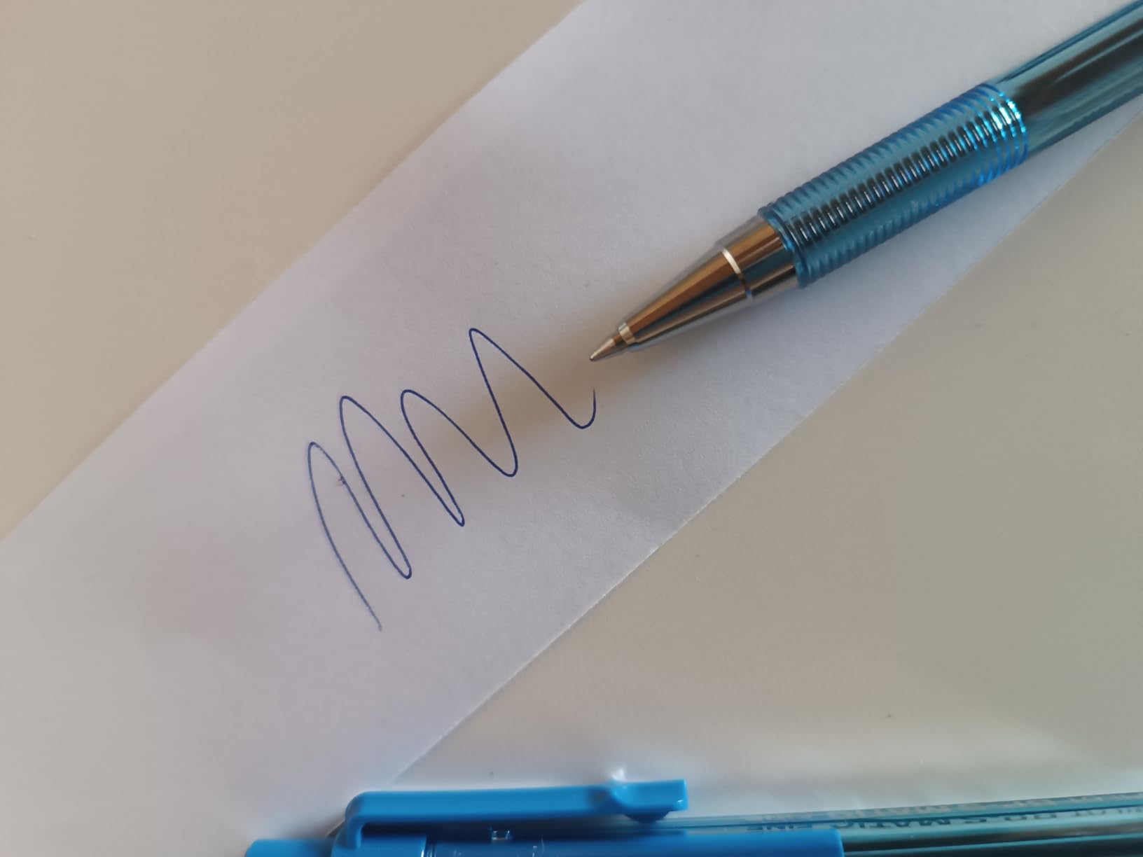 Schreibt gut, Clip bricht leicht