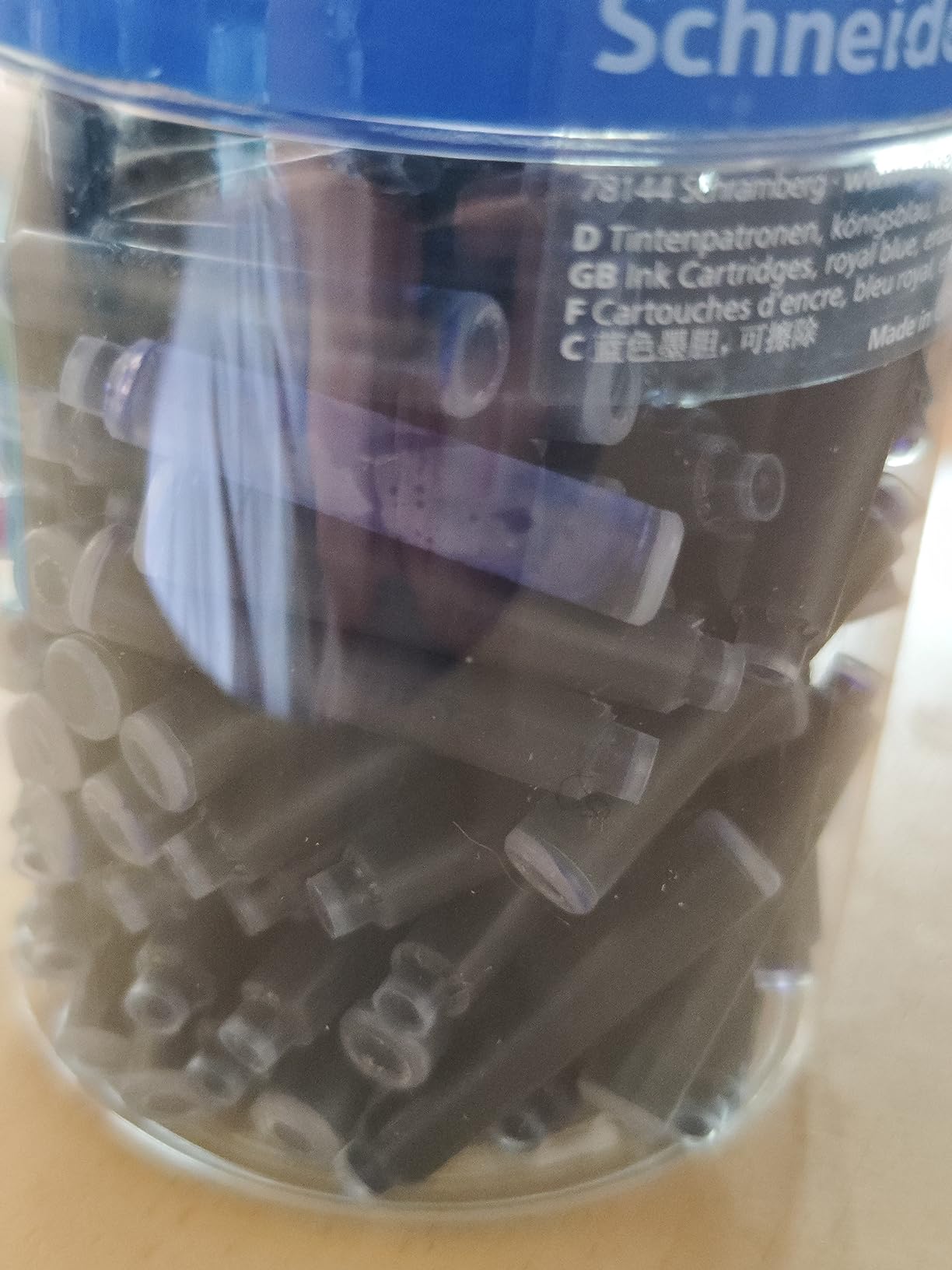 Tinte gut, aber zwei Patronen ausgelaufen